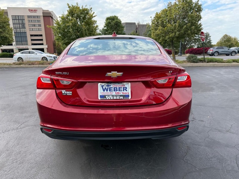 Chevrolet Malibu Vehicle Full-screen Gallery Image 7