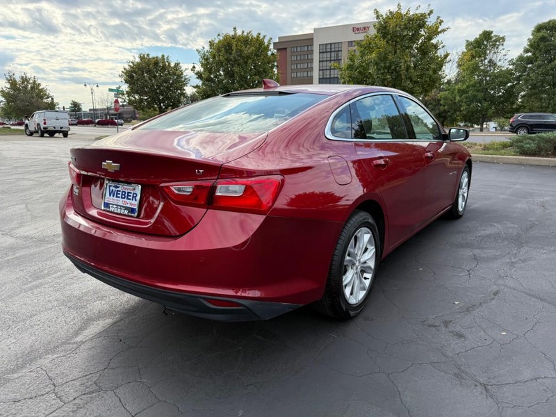 Chevrolet Malibu Vehicle Full-screen Gallery Image 8