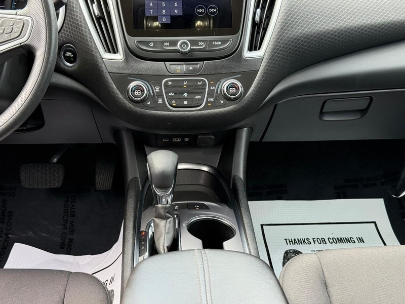 Chevrolet Malibu Vehicle Full-screen Gallery Image 15