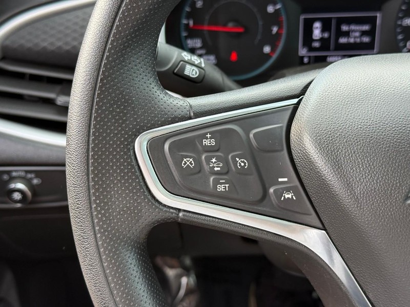 Chevrolet Malibu Vehicle Full-screen Gallery Image 19