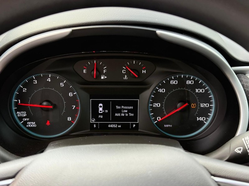 Chevrolet Malibu Vehicle Full-screen Gallery Image 21