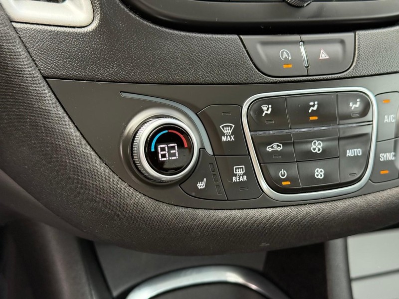 Chevrolet Malibu Vehicle Full-screen Gallery Image 23