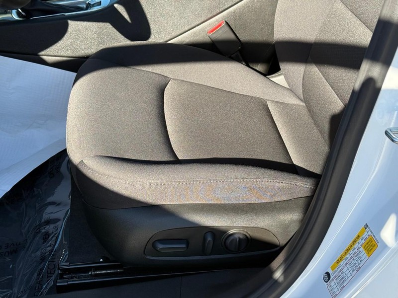 Chevrolet Malibu Vehicle Full-screen Gallery Image 17