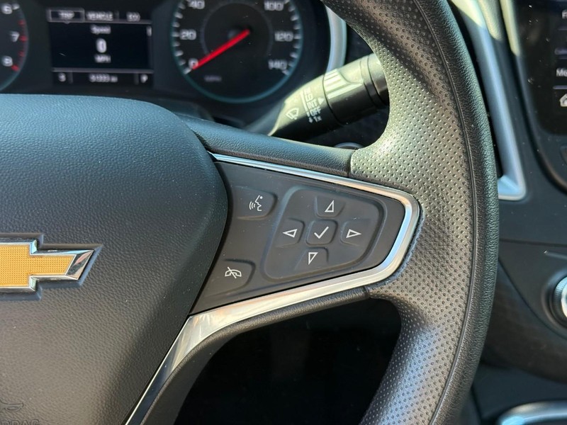 Chevrolet Malibu Vehicle Full-screen Gallery Image 20