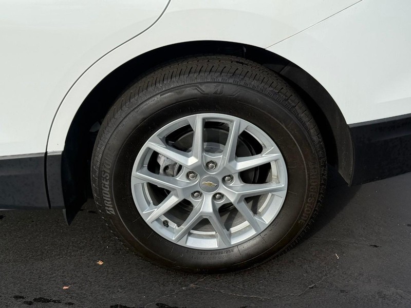 Chevrolet Equinox Vehicle Full-screen Gallery Image 4