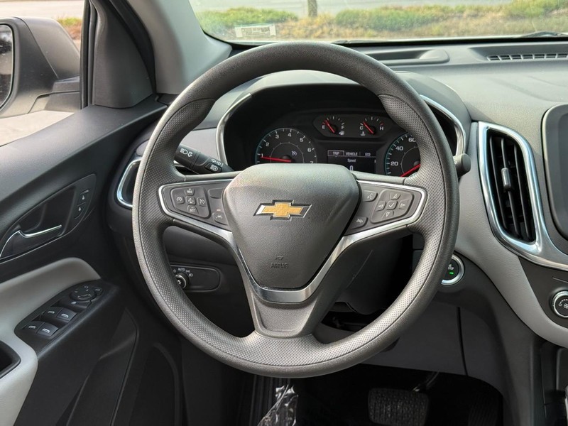 Chevrolet Equinox Vehicle Full-screen Gallery Image 8