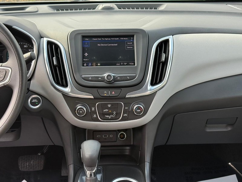 Chevrolet Equinox Vehicle Full-screen Gallery Image 9
