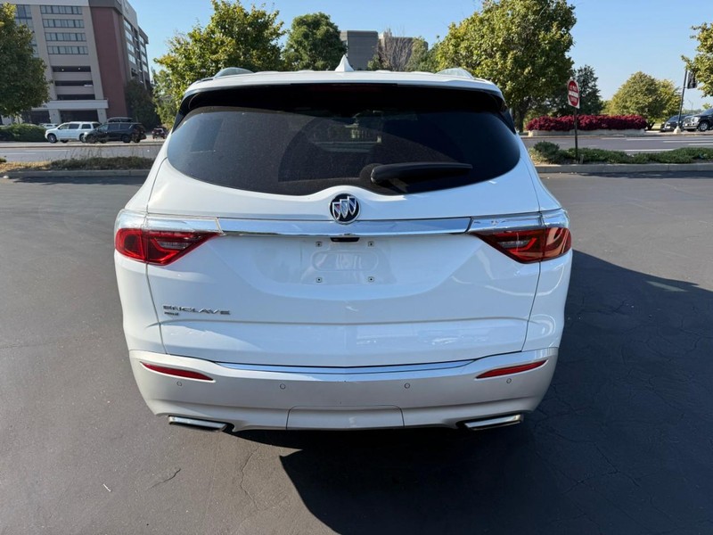 Buick Enclave Vehicle Full-screen Gallery Image 7
