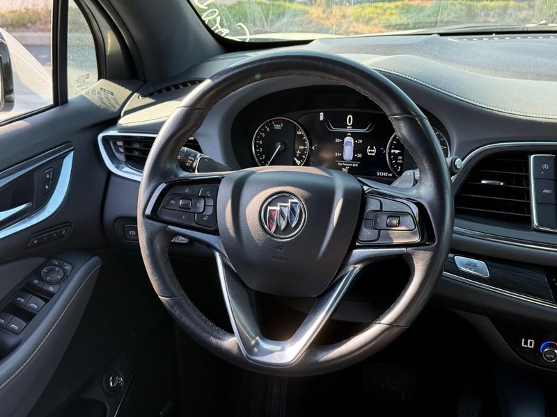 Buick Enclave Vehicle Full-screen Gallery Image 14