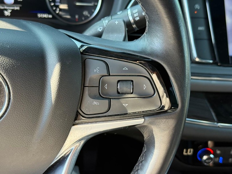 Buick Enclave Vehicle Full-screen Gallery Image 23