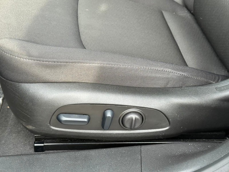 Chevrolet Malibu Vehicle Full-screen Gallery Image 18