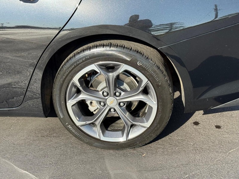 Chevrolet Malibu Vehicle Full-screen Gallery Image 4