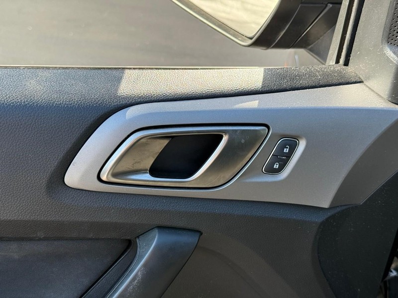 Ford Ranger Vehicle Full-screen Gallery Image 16