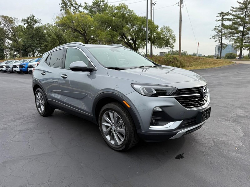 Buick Encore GX Vehicle Full-screen Gallery Image 9