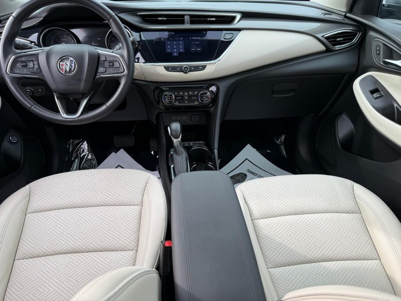 Buick Encore GX Vehicle Full-screen Gallery Image 12