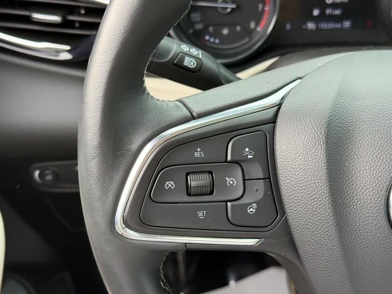 Buick Encore GX Vehicle Full-screen Gallery Image 20