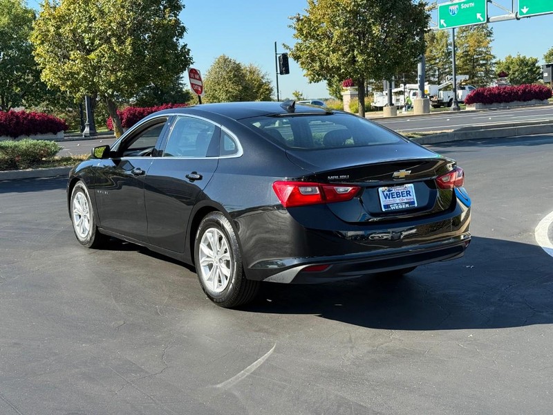 Chevrolet Malibu Vehicle Full-screen Gallery Image 3