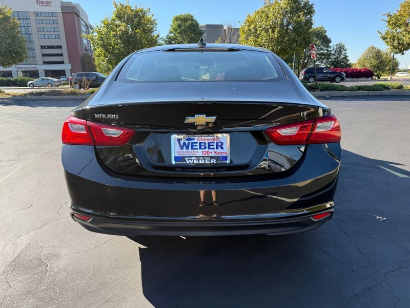 Chevrolet Malibu Vehicle Full-screen Gallery Image 6