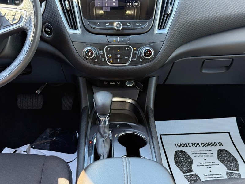 Chevrolet Malibu Vehicle Full-screen Gallery Image 14