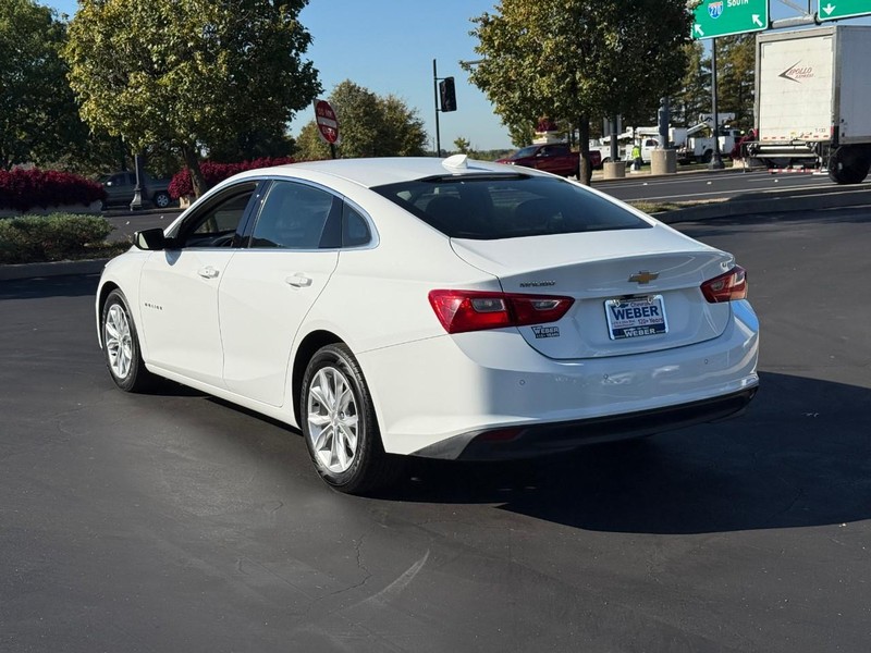 Chevrolet Malibu Vehicle Full-screen Gallery Image 3