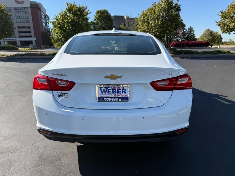 Chevrolet Malibu Vehicle Full-screen Gallery Image 7