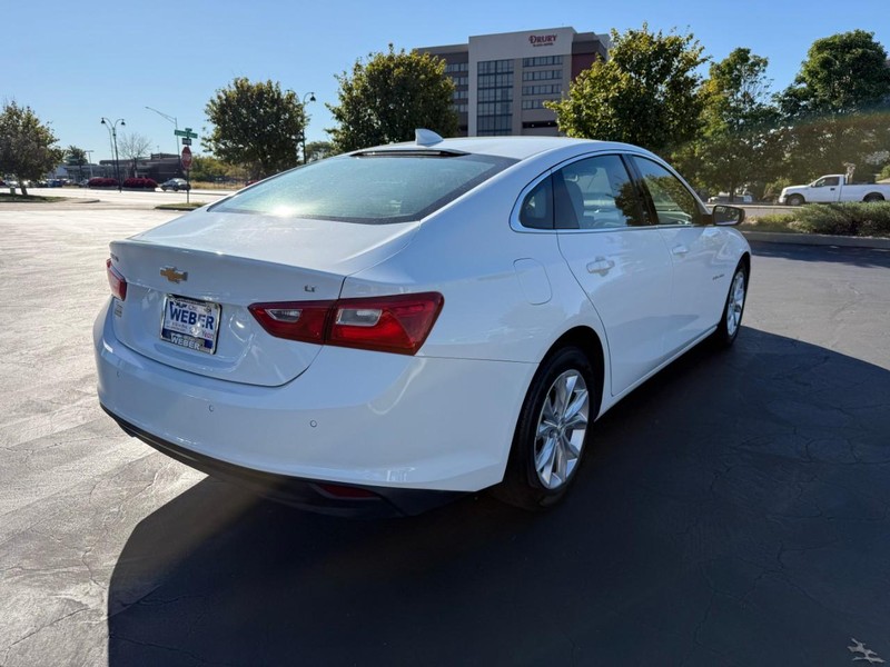 Chevrolet Malibu Vehicle Full-screen Gallery Image 8