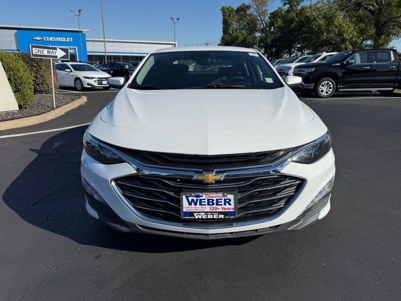 Chevrolet Malibu Vehicle Full-screen Gallery Image 10