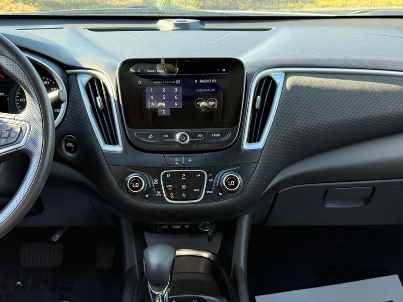 Chevrolet Malibu Vehicle Full-screen Gallery Image 14