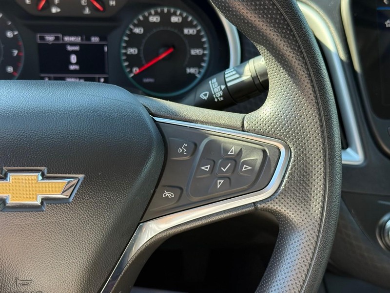 Chevrolet Malibu Vehicle Full-screen Gallery Image 21