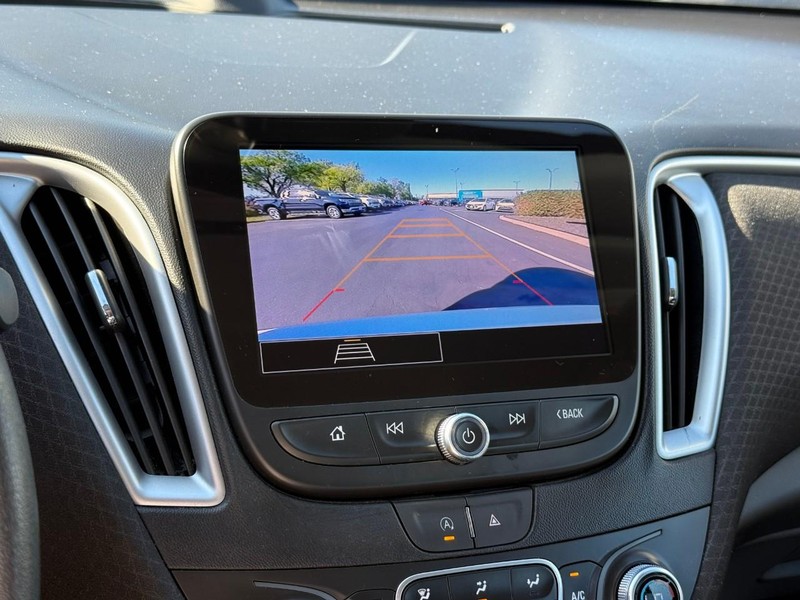 Chevrolet Malibu Vehicle Full-screen Gallery Image 25