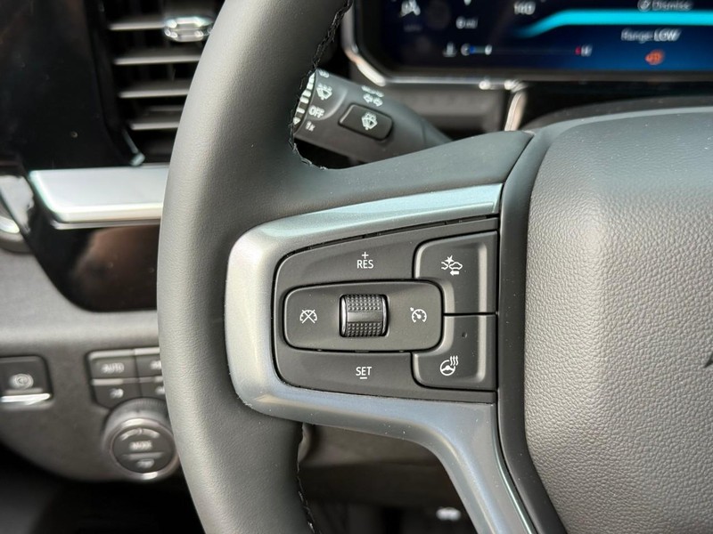 Chevrolet Silverado 2500HD Vehicle Full-screen Gallery Image 13