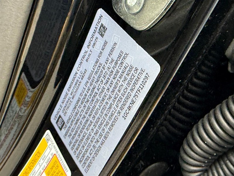 Chevrolet Silverado 2500HD Vehicle Full-screen Gallery Image 17