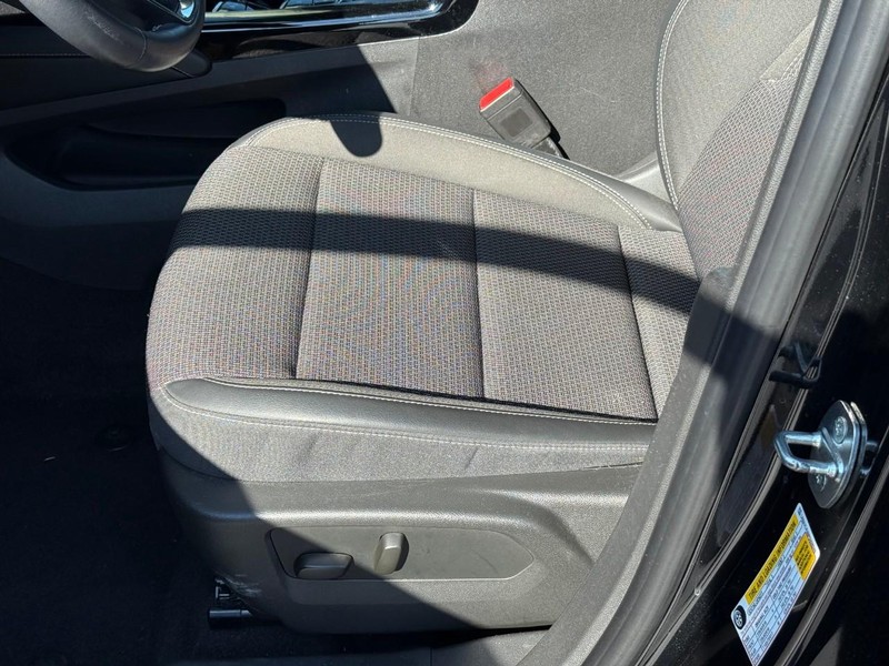 Buick Envision Vehicle Full-screen Gallery Image 16