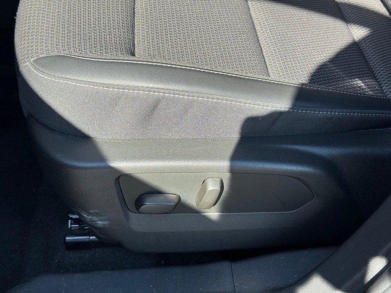 Buick Envision Vehicle Full-screen Gallery Image 17