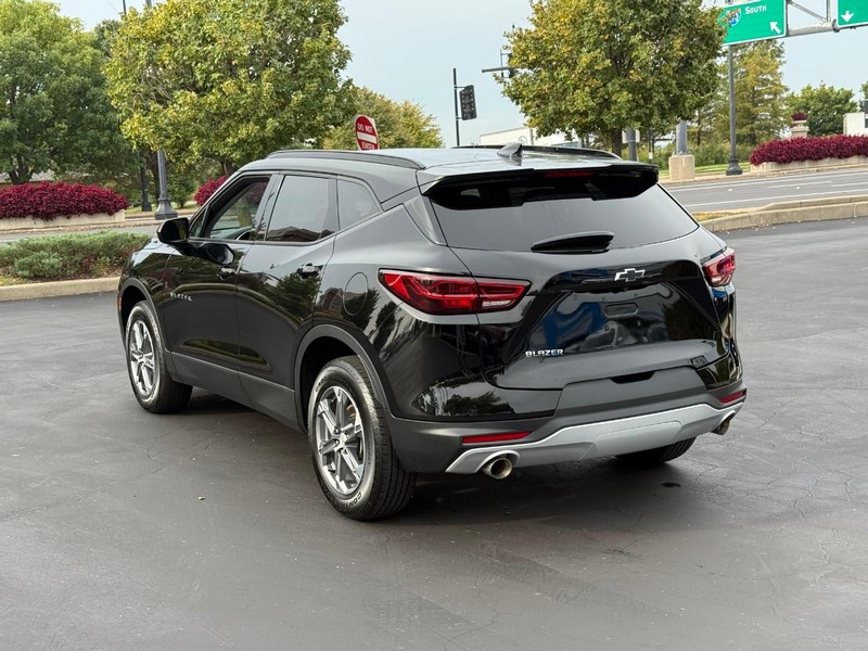 Chevrolet Blazer Vehicle Full-screen Gallery Image 3