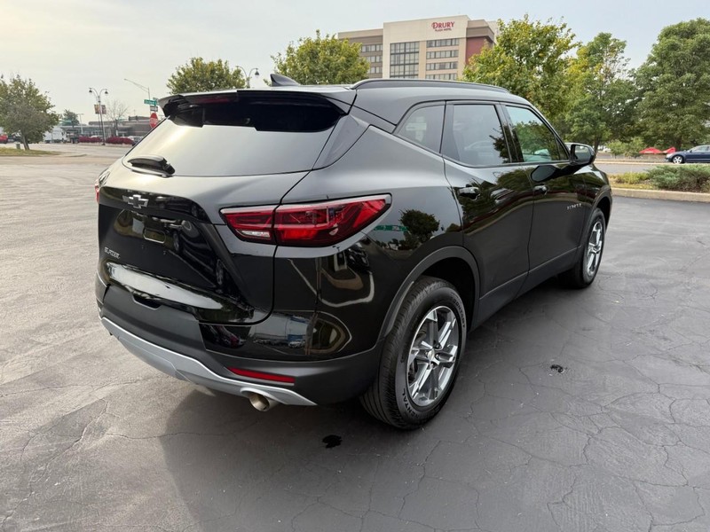 Chevrolet Blazer Vehicle Full-screen Gallery Image 7