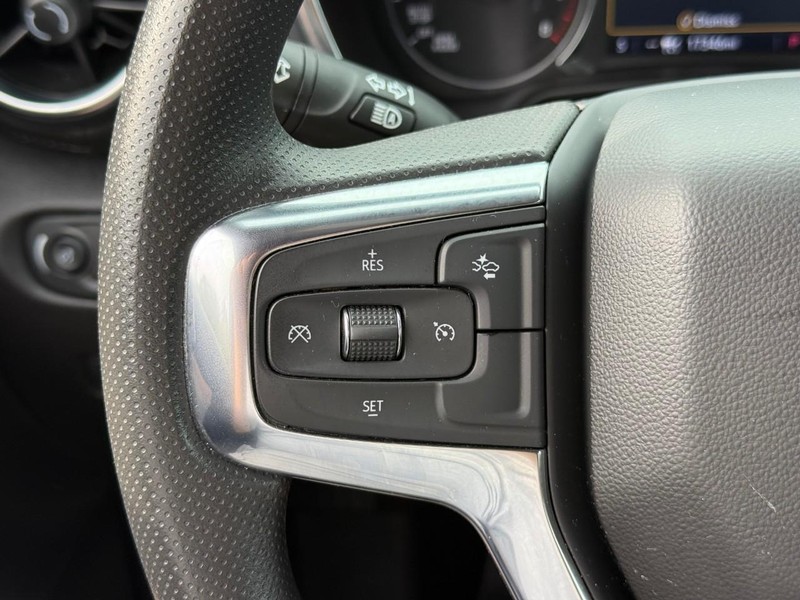 Chevrolet Blazer Vehicle Full-screen Gallery Image 18