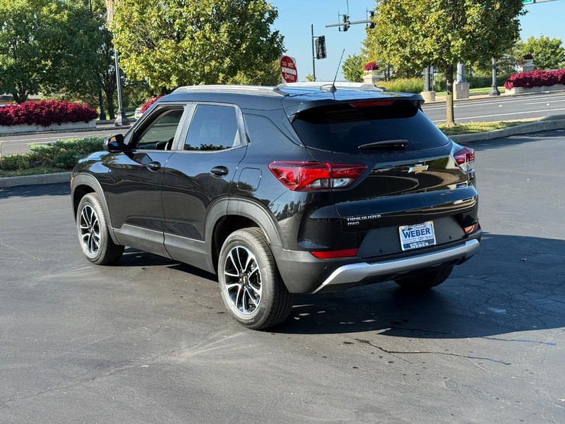 Chevrolet Trailblazer Vehicle Full-screen Gallery Image 3