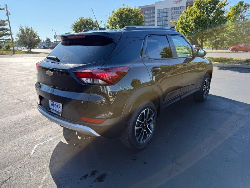 Chevrolet Trailblazer Vehicle Full-screen Gallery Image 8