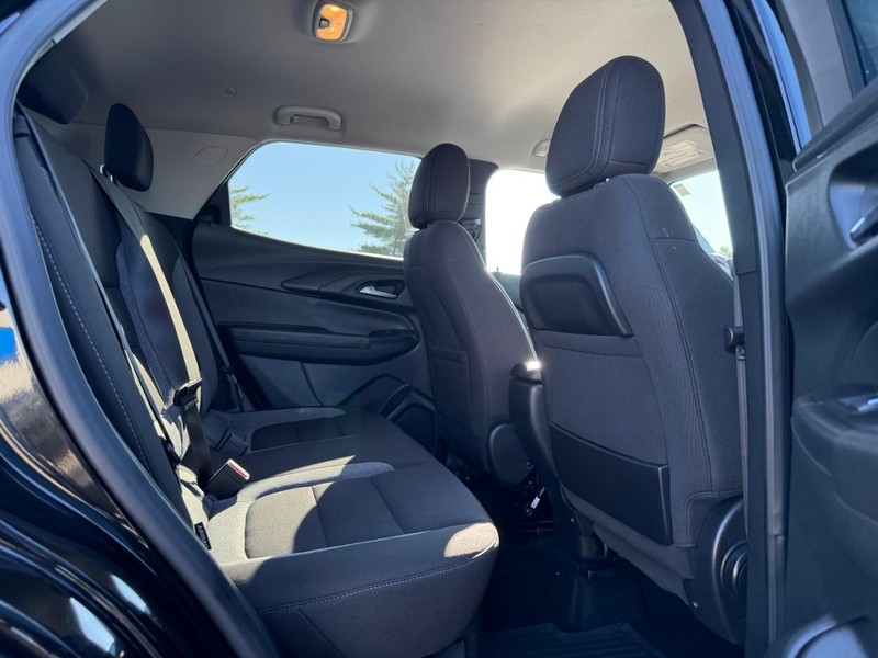 Chevrolet Trailblazer Vehicle Full-screen Gallery Image 11