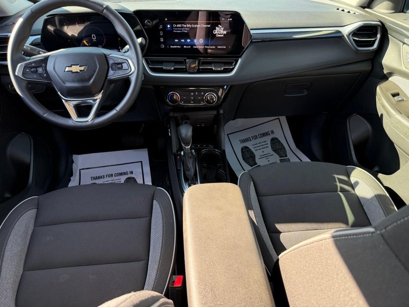 Chevrolet Trailblazer Vehicle Full-screen Gallery Image 12