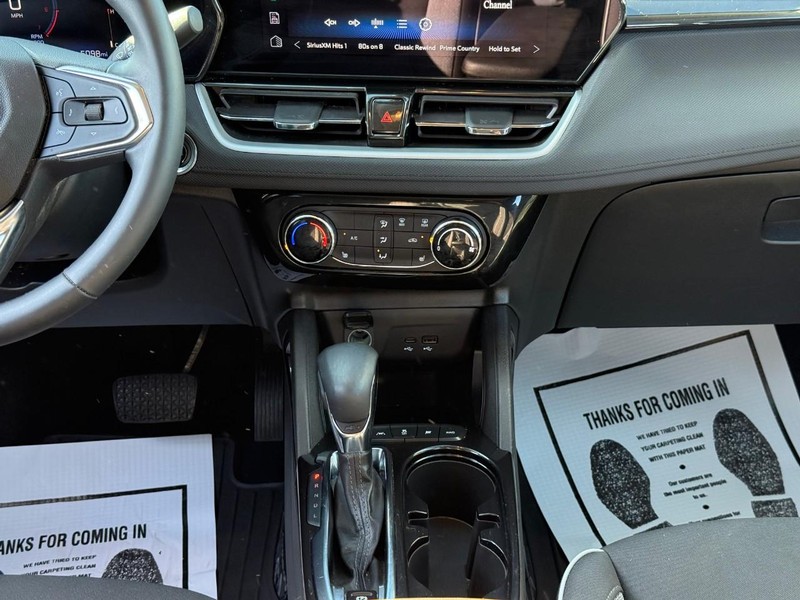 Chevrolet Trailblazer Vehicle Full-screen Gallery Image 15