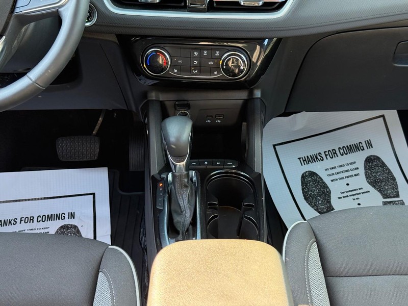 Chevrolet Trailblazer Vehicle Full-screen Gallery Image 16