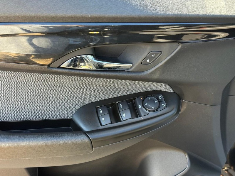 Chevrolet Trailblazer Vehicle Full-screen Gallery Image 17