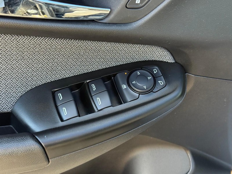 Chevrolet Trailblazer Vehicle Full-screen Gallery Image 18