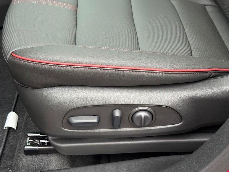 Chevrolet TrailBlazer Vehicle Full-screen Gallery Image 13