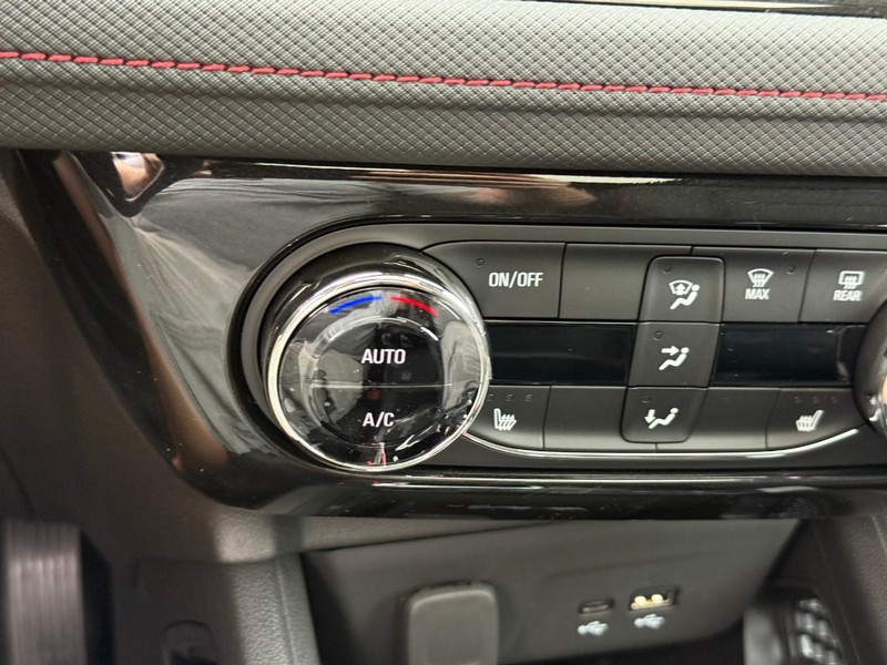 Chevrolet TrailBlazer Vehicle Full-screen Gallery Image 17