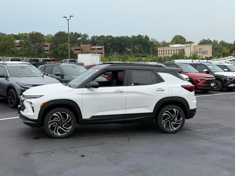 Chevrolet TrailBlazer Vehicle Full-screen Gallery Image 2