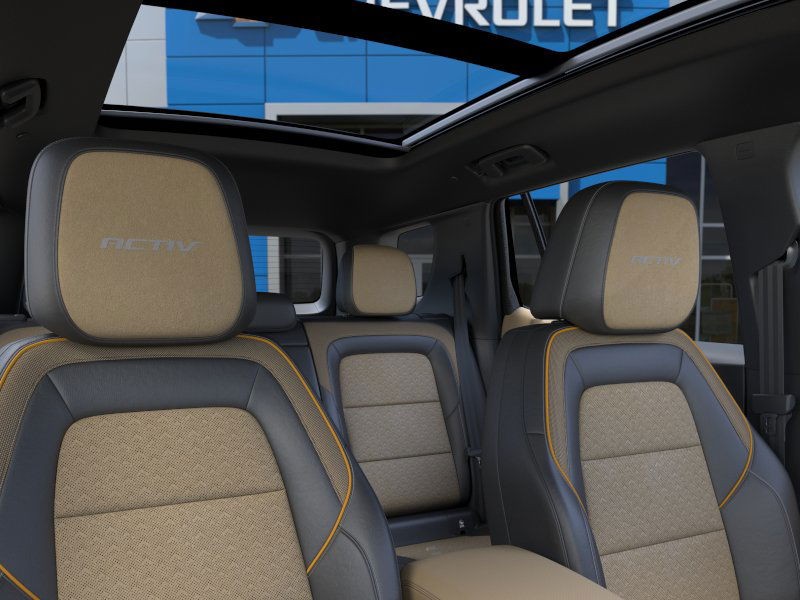 Chevrolet Equinox Vehicle Full-screen Gallery Image 24