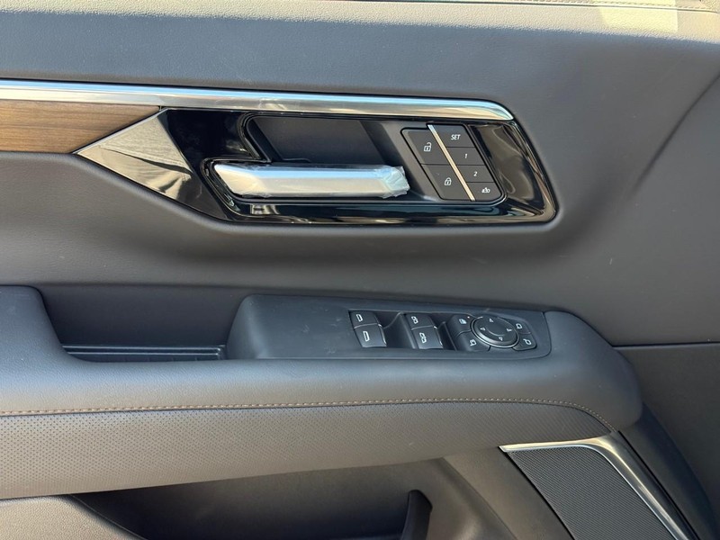 Chevrolet Tahoe Vehicle Full-screen Gallery Image 10